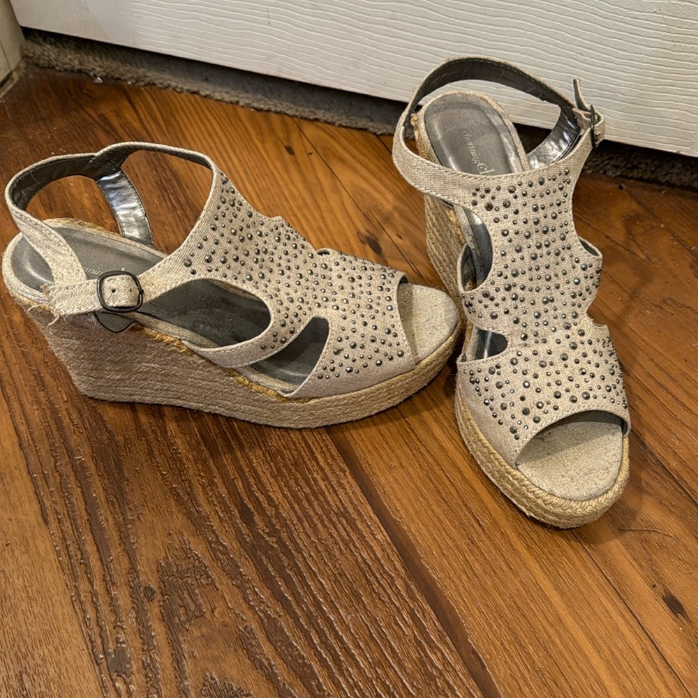 Nutral wedges
